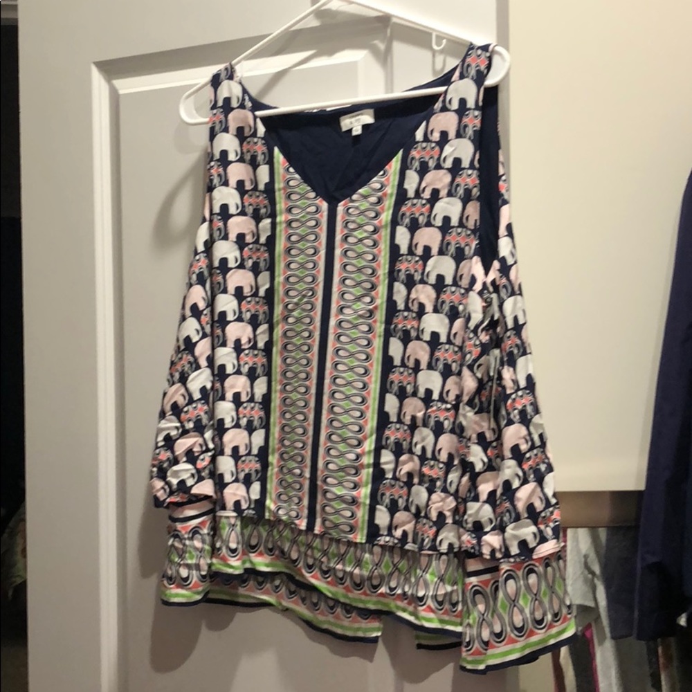 Crown and Ivy elephant sleeveless shirt